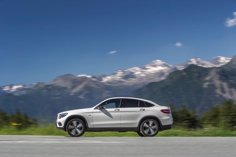  Mercedes-Benz GLC350 e 4Matic Coupe 2016 года  (фото 25 из 43)